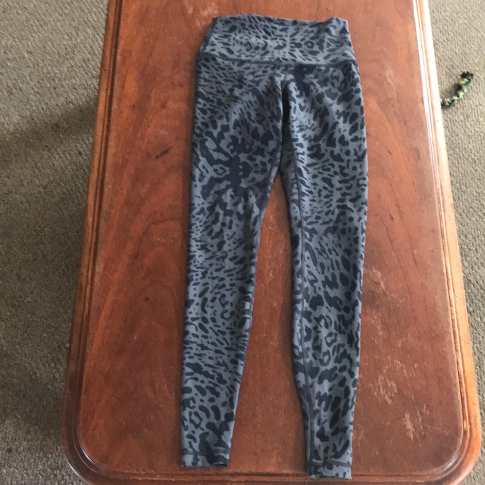 lululemon pants size 6 (small)